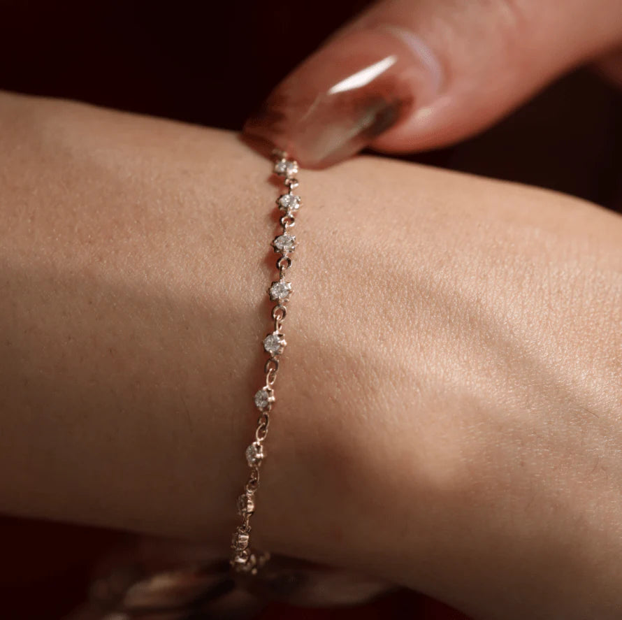 Round Brilliant Cut Lab Grown Diamond  star-shaped inlaid bracelet