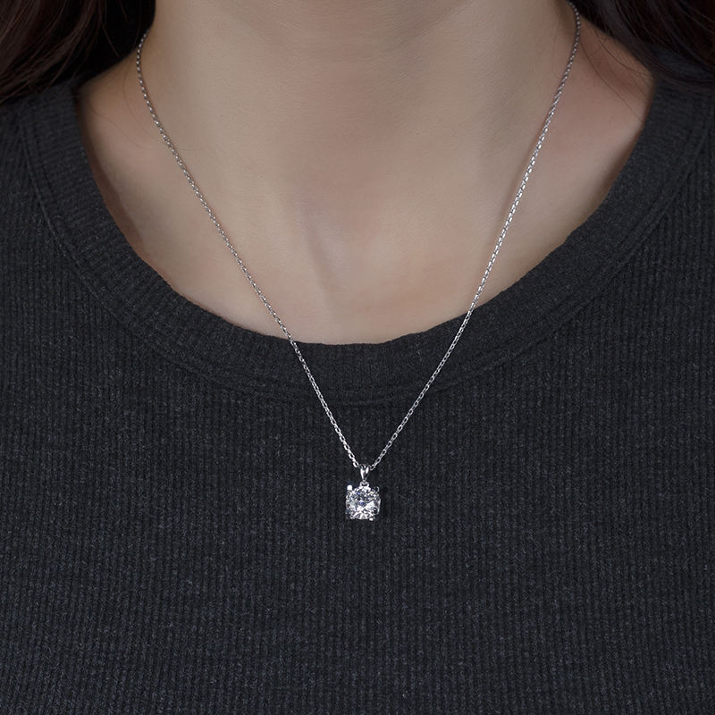 round brilliant cut Lab Grown Diamond Necklace